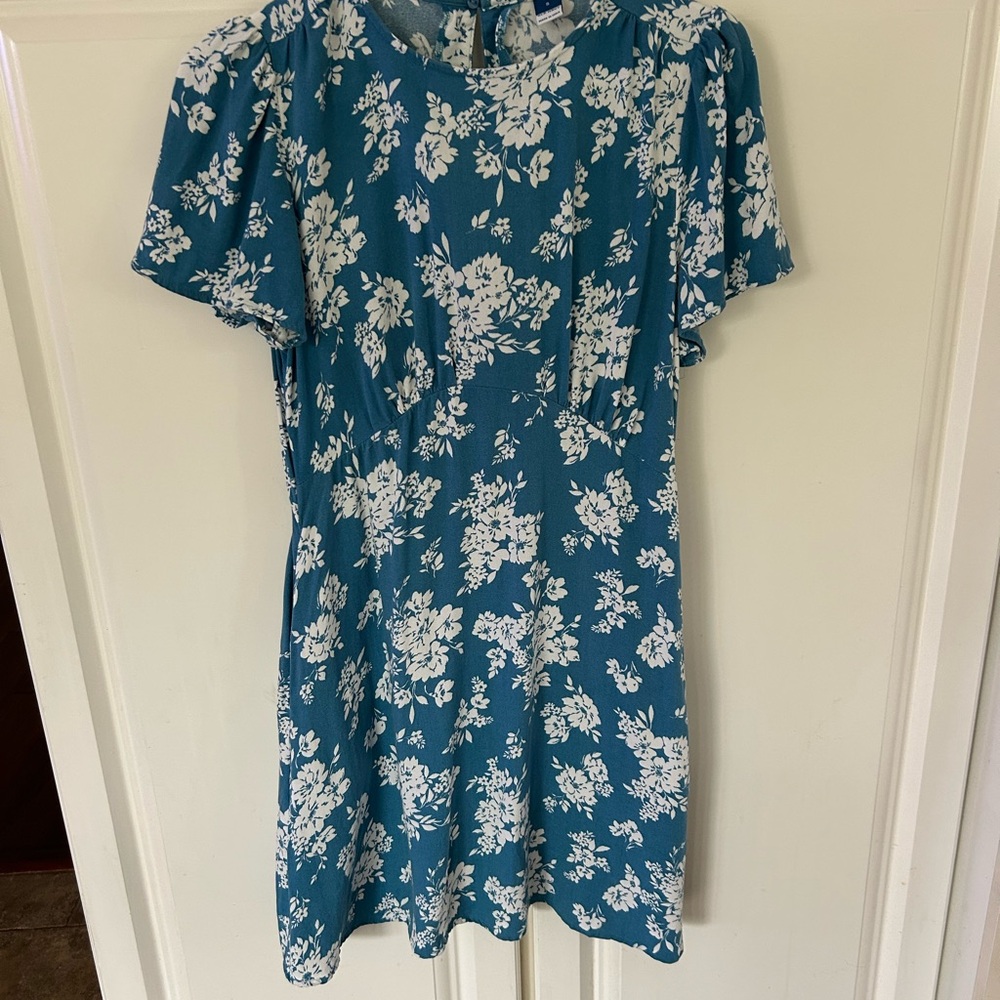 Old Navy Blue and White Floral Top Small